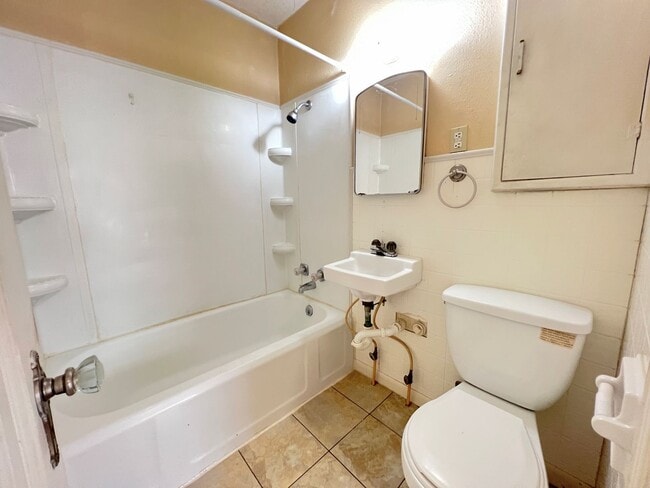 Building Photo - 7-11 S Cleveland St