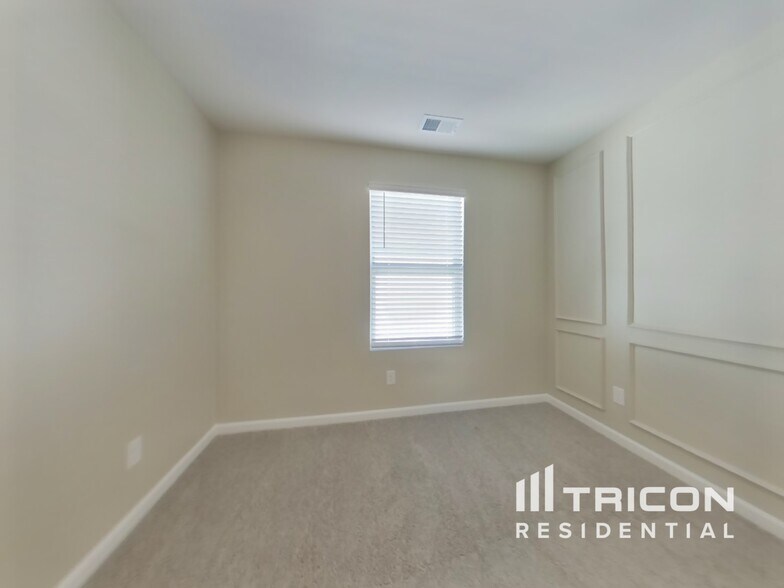 Building Photo - 1428 Ashfield Pl