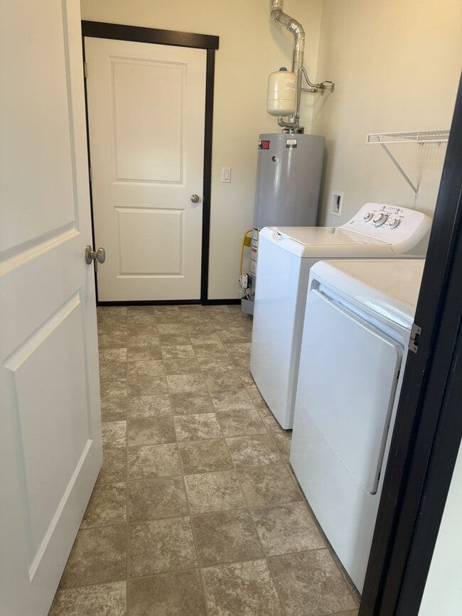 Building Photo - Orchard Terrace Umatilla