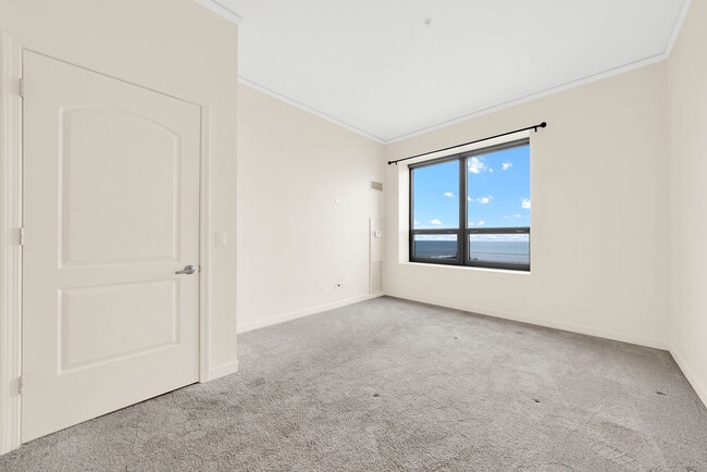 Building Photo - 450 E Waterside Dr