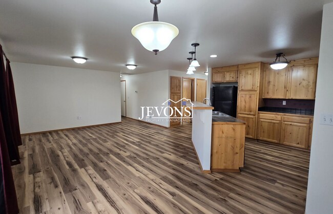 Building Photo - 2134 S 64th Ave