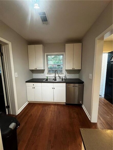 Building Photo - 1840 Camellia Dr
