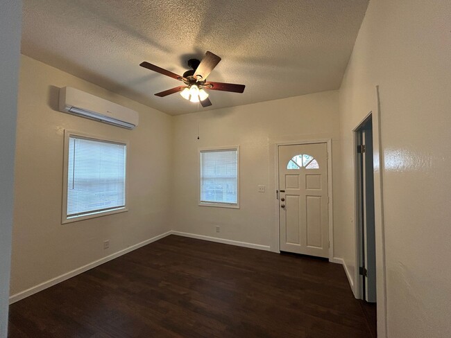 Building Photo - 1544 Montgomery St