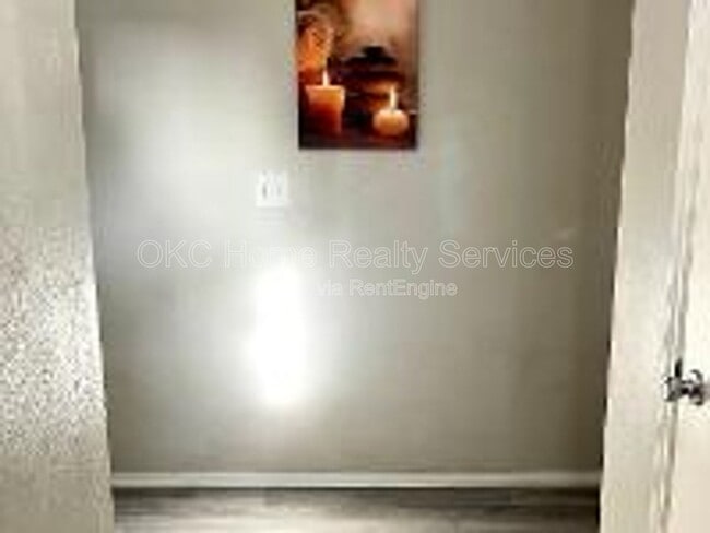 Building Photo - 6812 S Land Ave