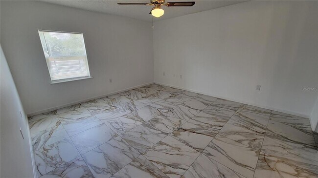 Building Photo - 3048 Bonkirk Dr