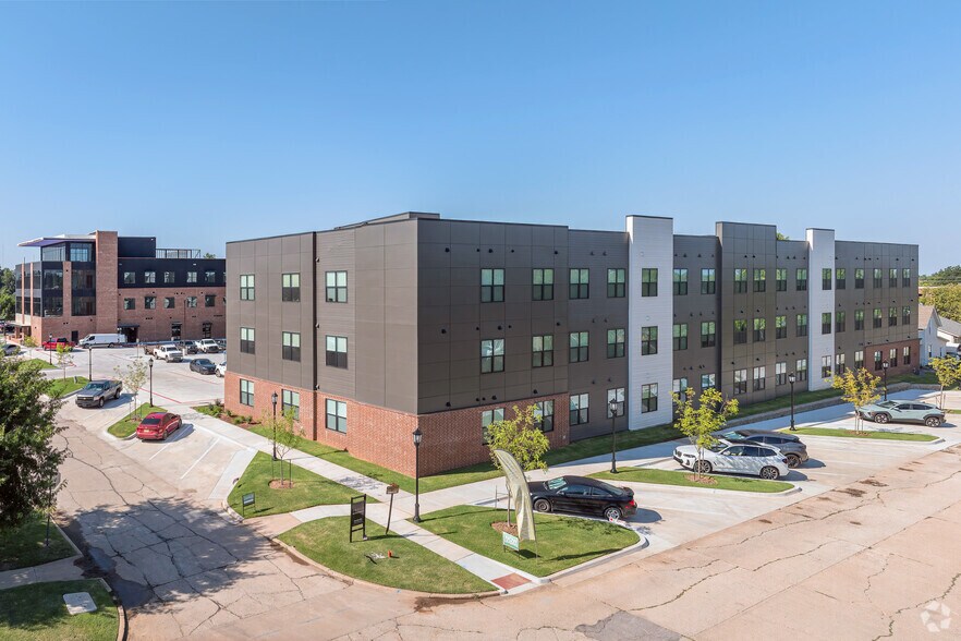 Alternative view of the apartment - Campbell Apartments