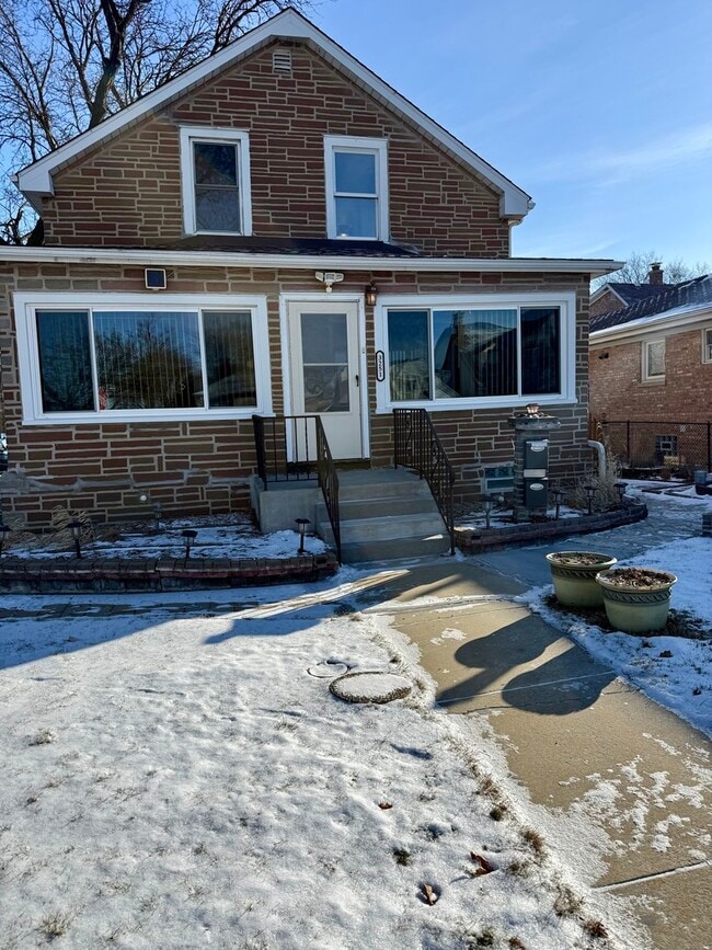 Building Photo - 3251 N Osage Ave