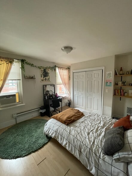 Building Photo - 2209 S 15th St