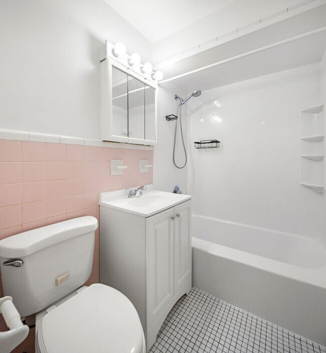 Building Photo - 70 2nd Ave