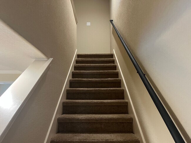 Building Photo - 6418 Luglio Ln