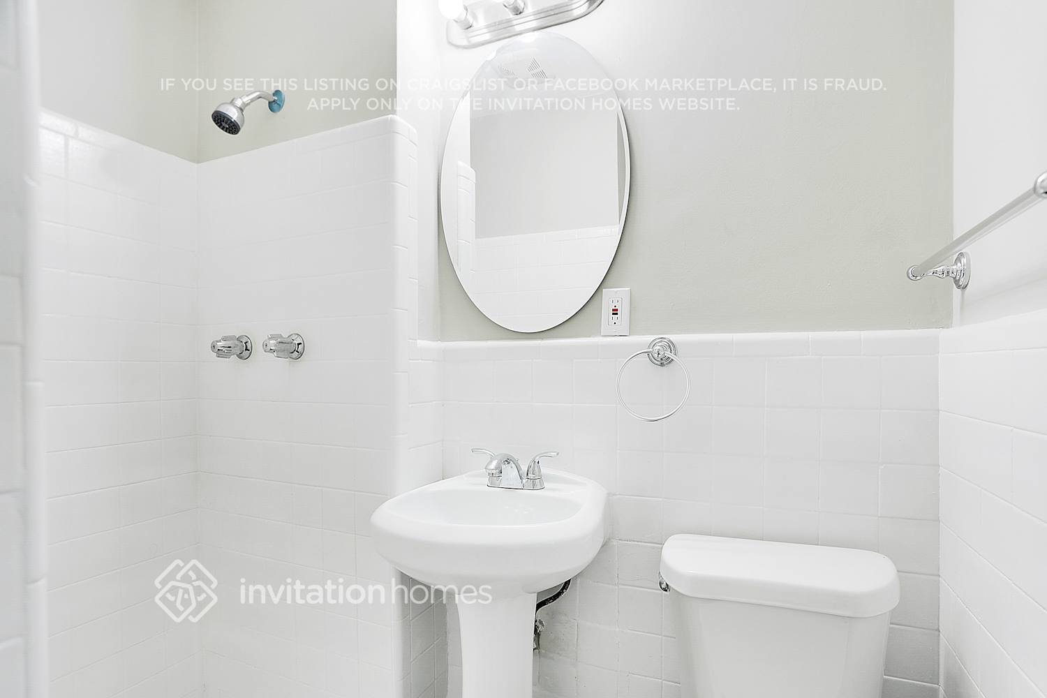 Building Photo - 2434 Shamrock Dr