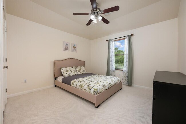 Building Photo - 112 Bearing Cove