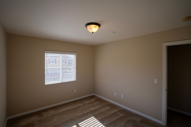 Building Photo - Welcome home to this beautifully designed ...