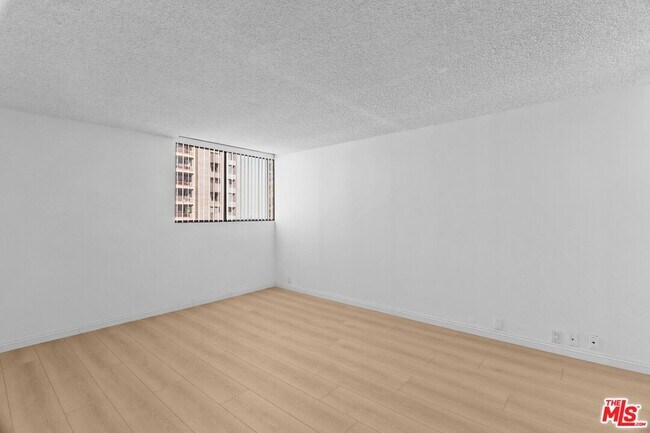 Building Photo - 10535 Wilshire Blvd