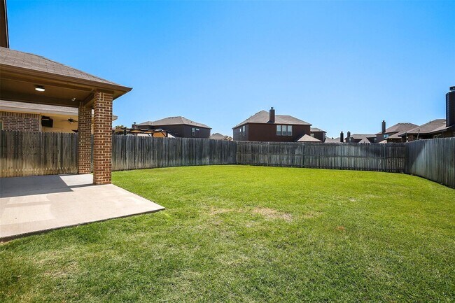 Building Photo - Haslet 4 Bedroom Home