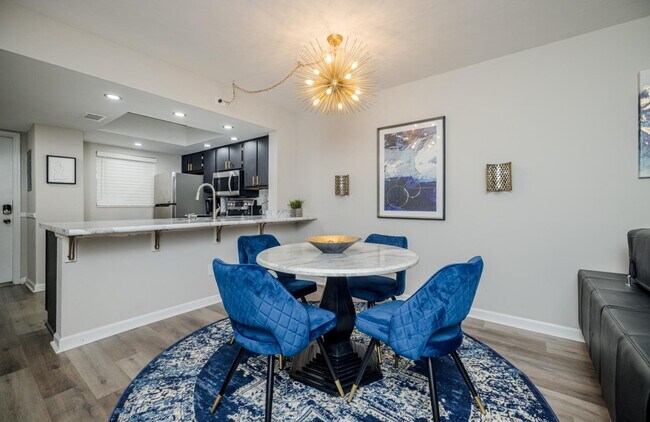 Building Photo - 502 Windsong Cir