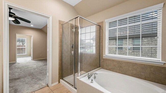Building Photo - 2201 Liriope Ln