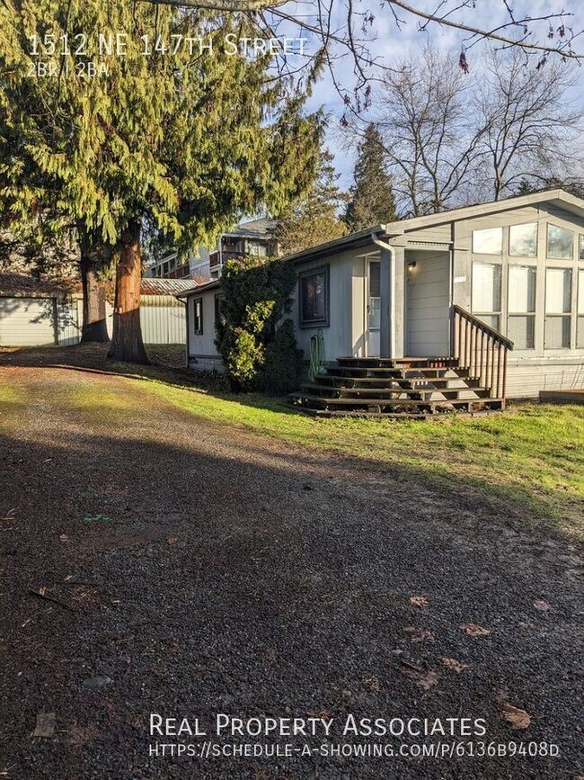 Large 2 bedroom/2 bath manufactured home i... 1512 NE 147th St