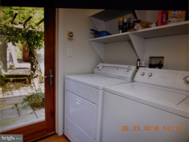 Building Photo - 8 Azalea Ln