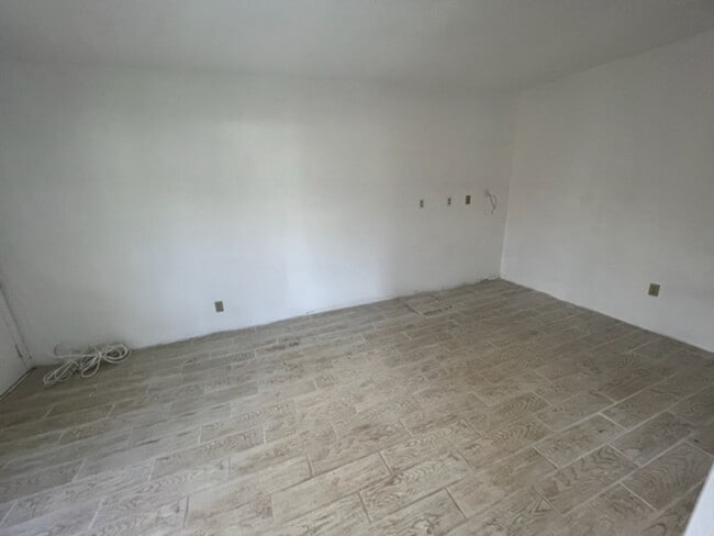 Building Photo - PET FRIENDLY and upgraded spacious home at the top of Makakilo.