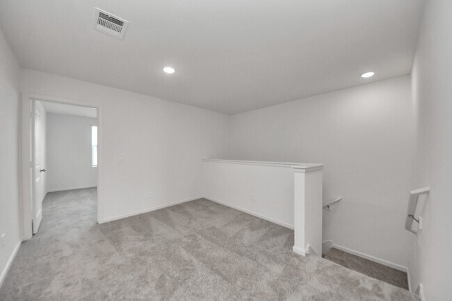 Building Photo - 10313 Malta Trce Dr