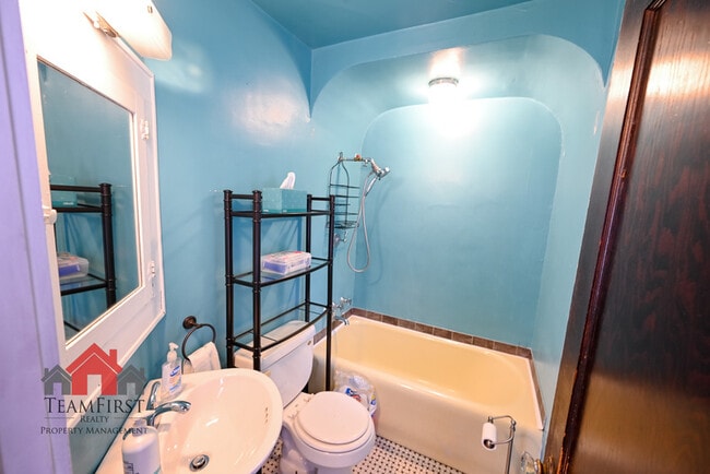 Building Photo - 1232 Eliza St