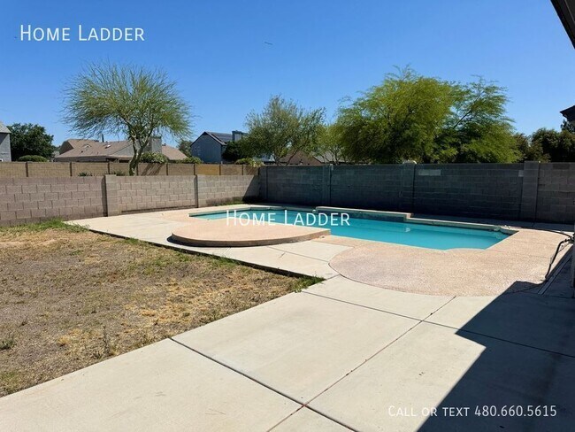 Building Photo - 6102 W Mauna Loa Ln