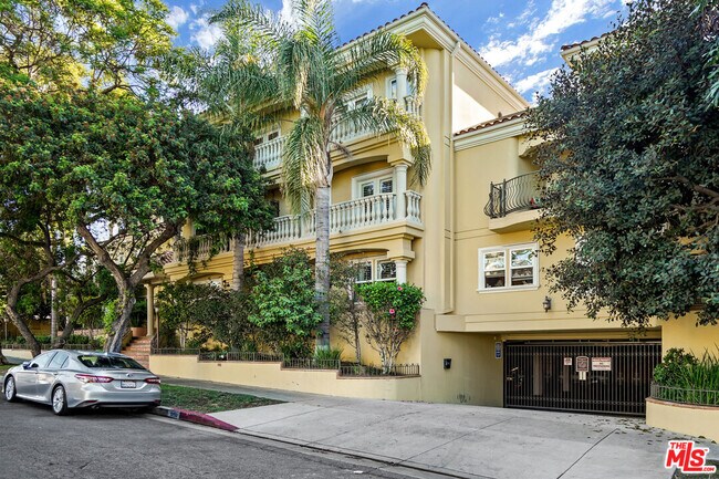 Building Photo - 1050 N Edinburgh Ave