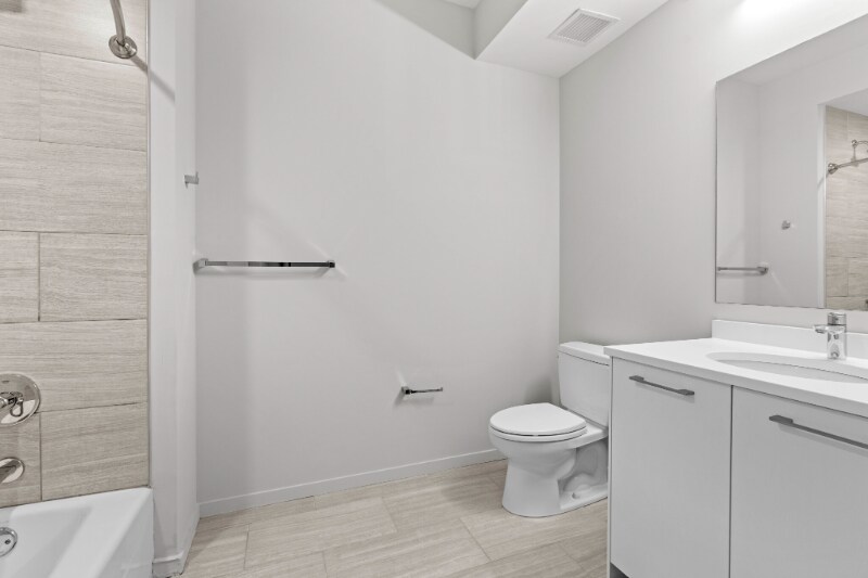 Building Photo - 38 E Huron St