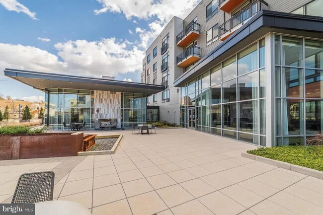 Building Photo - 145 Riverhaven Dr