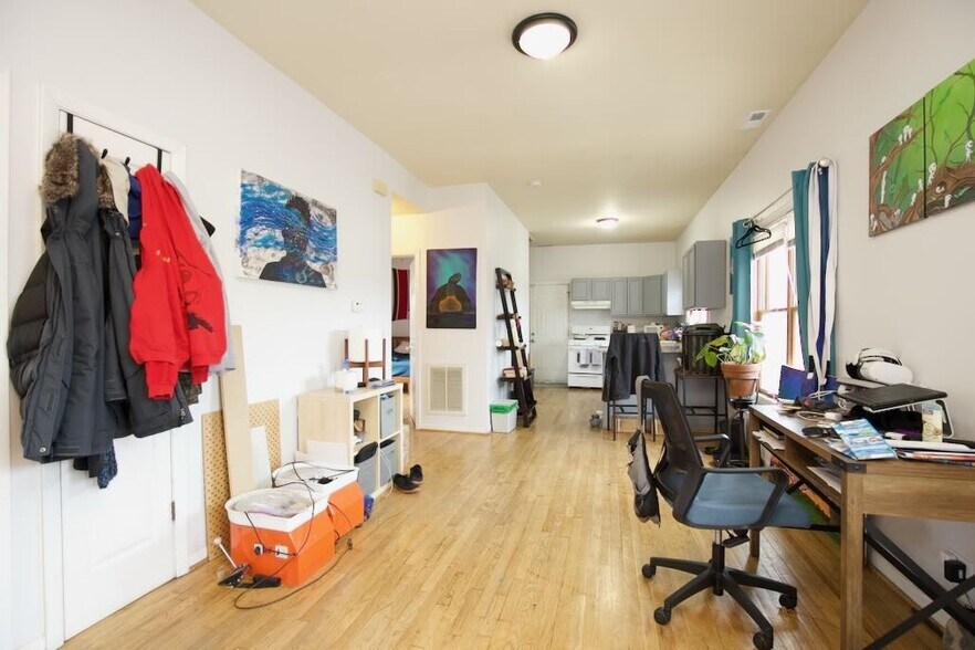 Building Photo - 1340 W Hubbard St