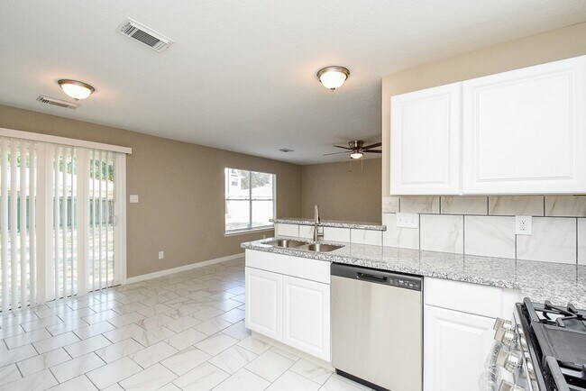 Building Photo - 7818 Summer Pl Dr