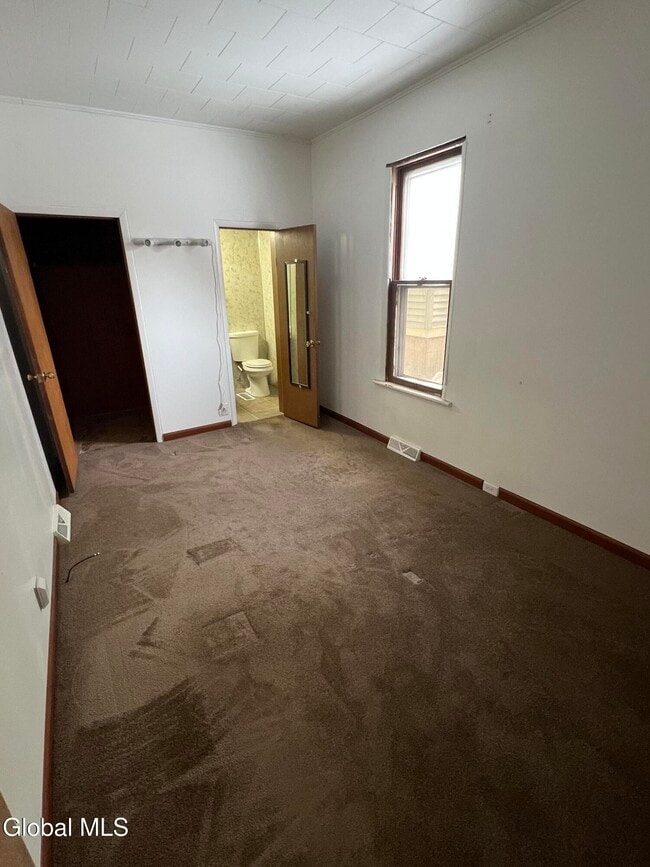 Building Photo - 214 Market St