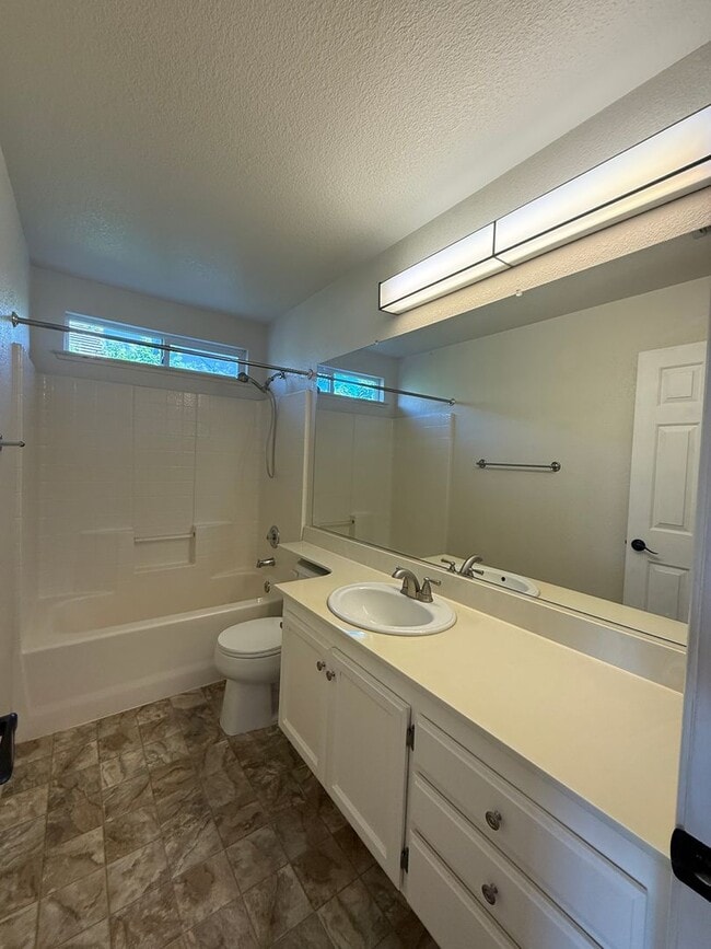 Building Photo - 532 Blarney Cir