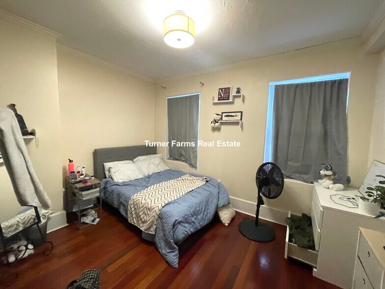 Building Photo - 45 Hemenway St