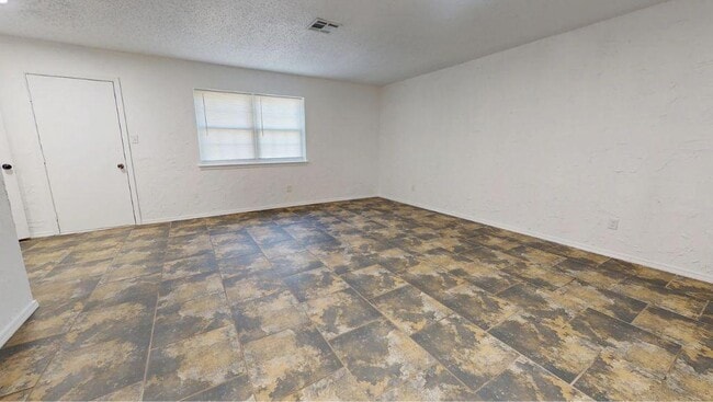 Building Photo - 603 Seminole Dr