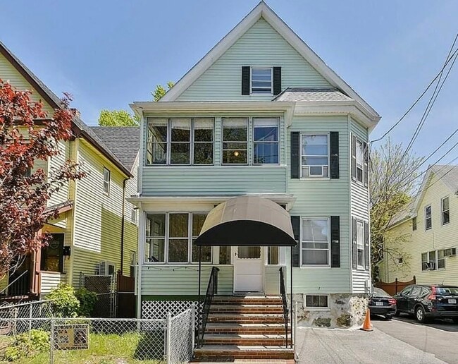 Primary Photo - 23 Fairmont St