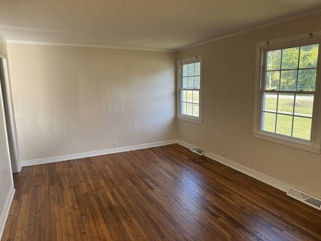 Building Photo - 403 Miller Blvd