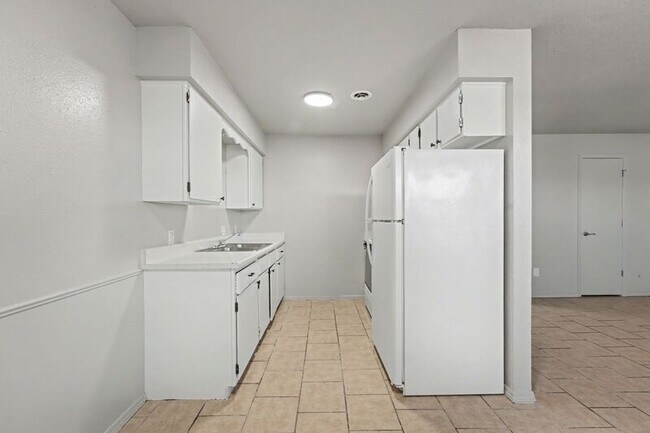 Building Photo - 1241-1247-1247 W Sunset Dr