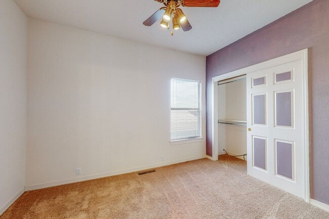 Building Photo - 2 story 4 bedroom