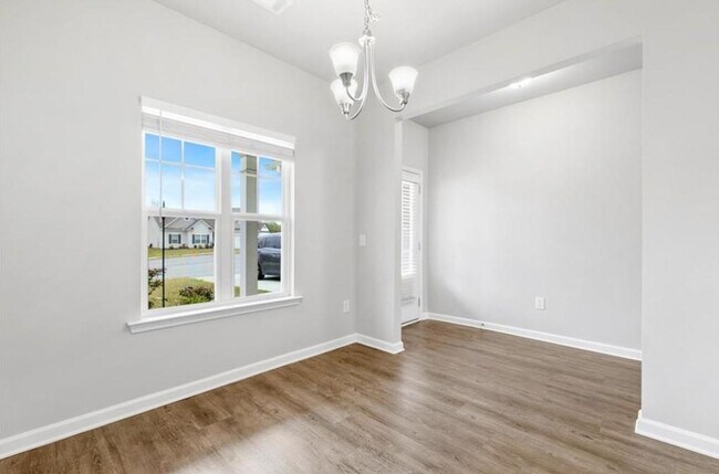 Building Photo - 207 Finley Dr