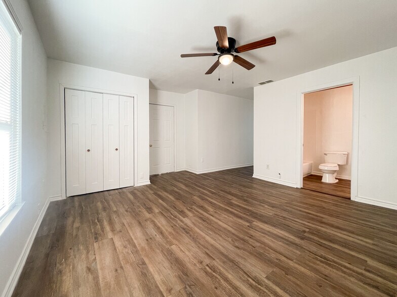 Building Photo - 3812 Pine Ave