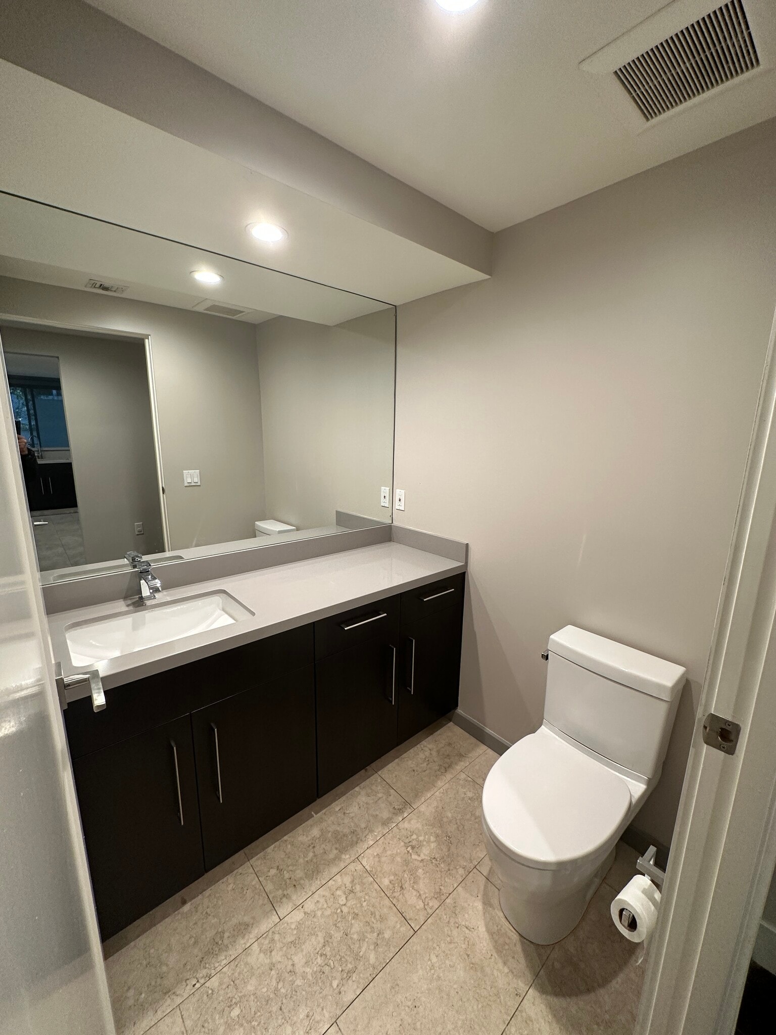 Building Photo - 1666 Greenfield Ave