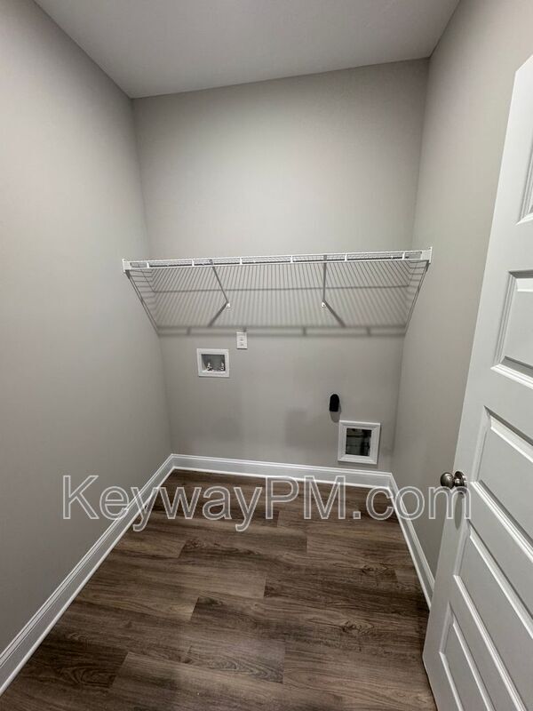 Building Photo - 2106 Denmark Ave SE