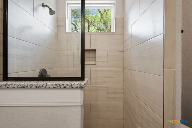 Building Photo - 192 Weatherby Dr