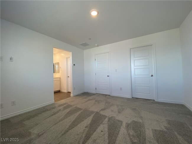 Building Photo - 6148 Foxes Dl St