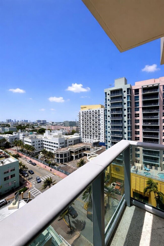 Building Photo - 1455 Ocean Dr