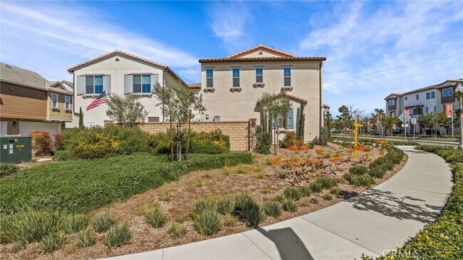 Building Photo - 16282 Meadowhouse Ave