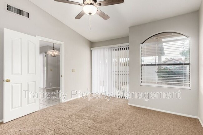 Building Photo - 16042 S 44th Pl