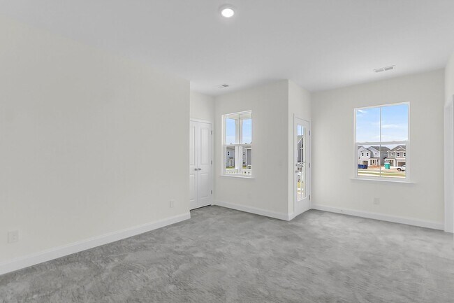 Building Photo - 335 Chapman Cir